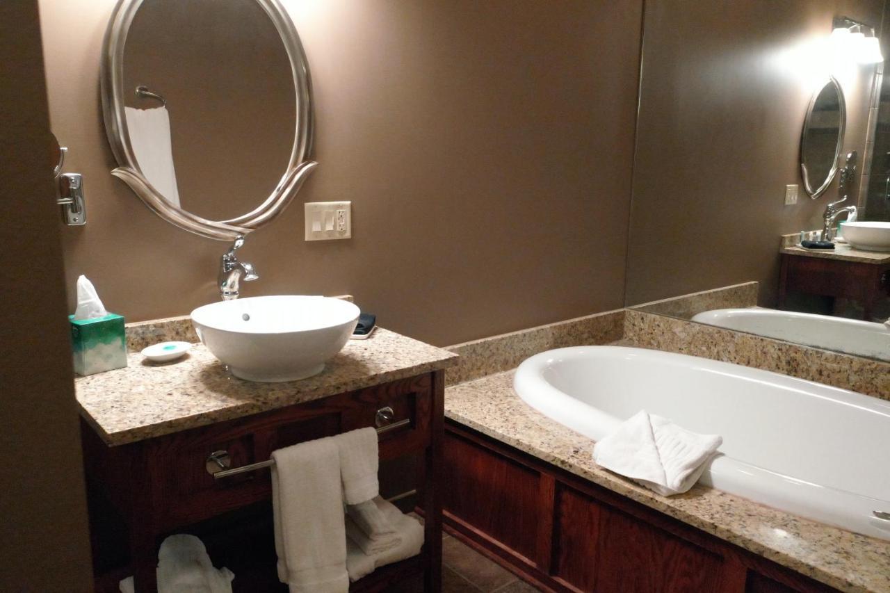 Timberlake Lodge Grand Rapids Exteriör bild
